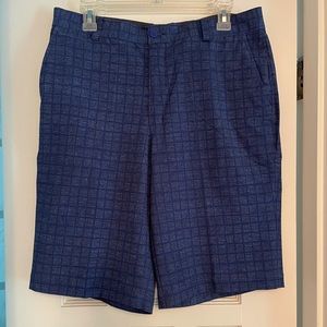 Like new men’s golf shorts
